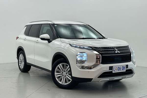 2023 Mitsubishi Outlander LS ZM