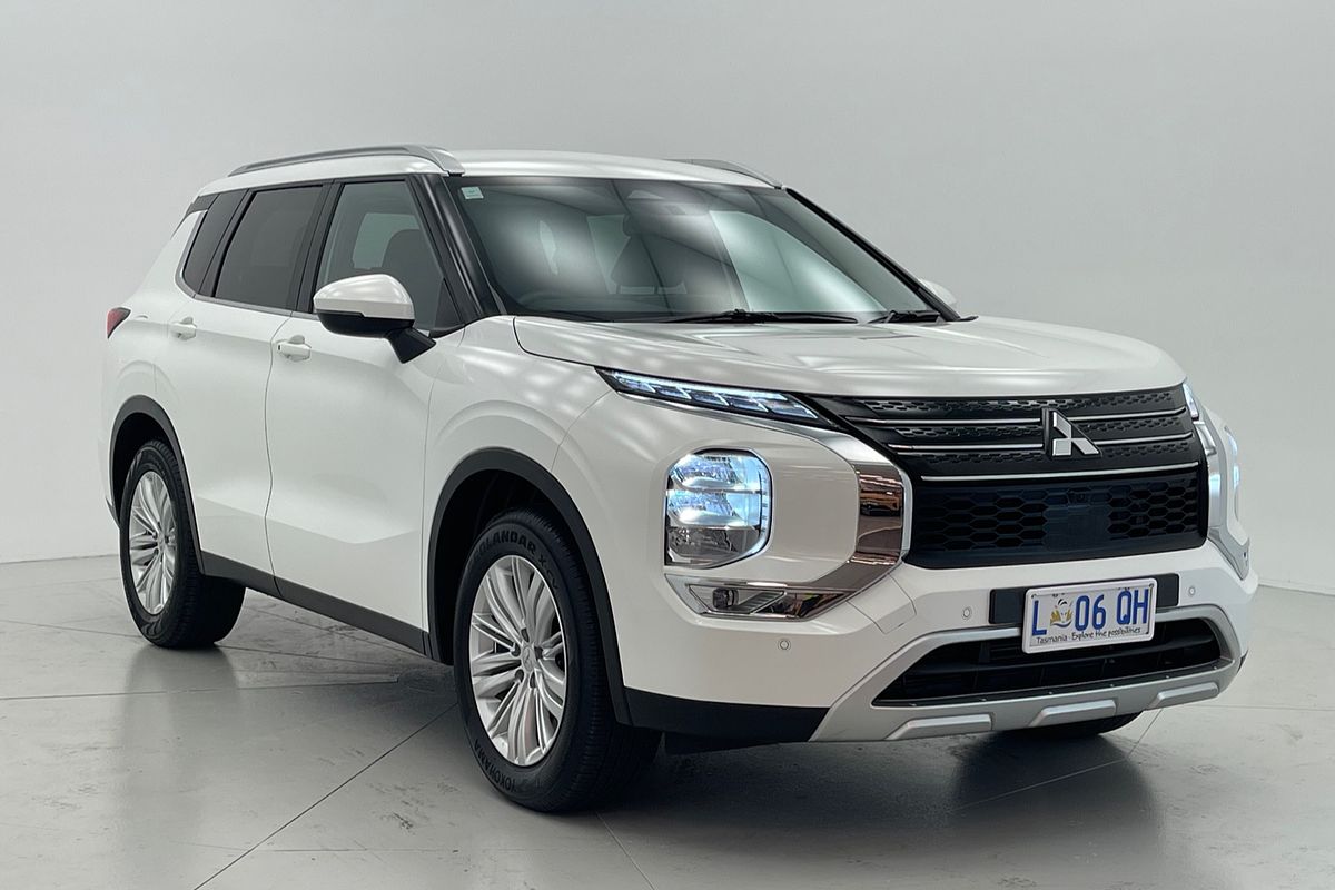 2023 Mitsubishi Outlander LS ZM