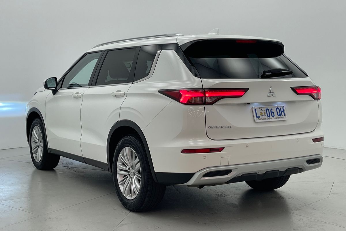 2023 Mitsubishi Outlander LS ZM