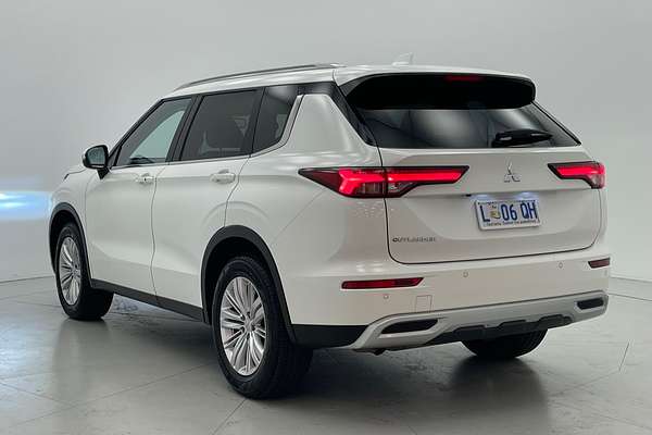 2023 Mitsubishi Outlander LS ZM