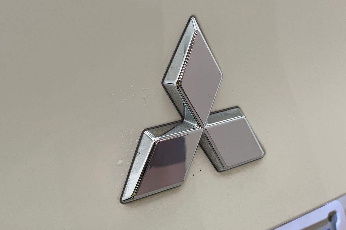 2023 Mitsubishi Outlander LS ZM