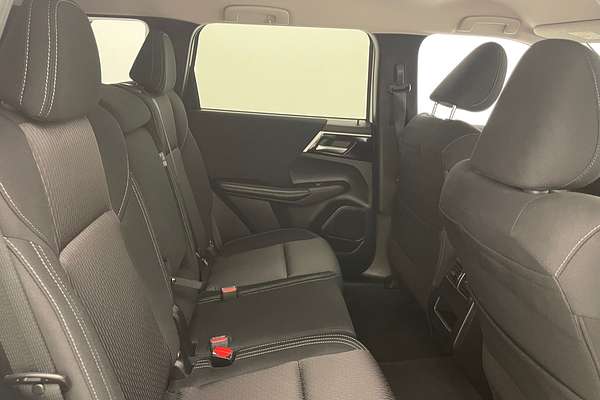 2023 Mitsubishi Outlander LS ZM