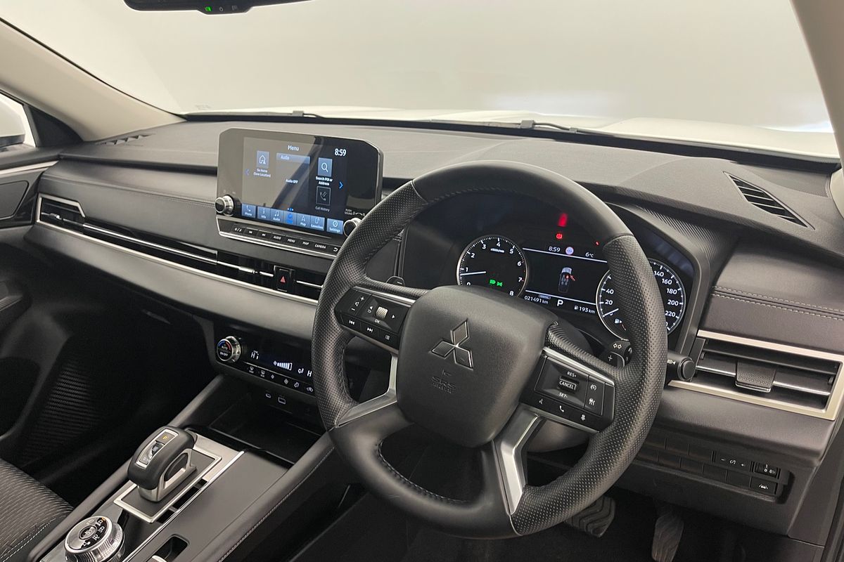 2023 Mitsubishi Outlander LS ZM
