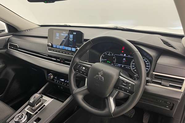 2023 Mitsubishi Outlander LS ZM