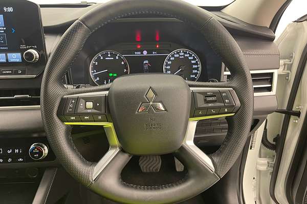 2023 Mitsubishi Outlander LS ZM
