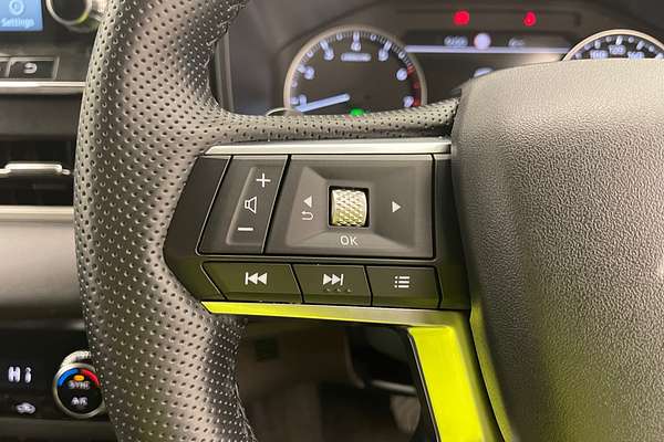 2023 Mitsubishi Outlander LS ZM