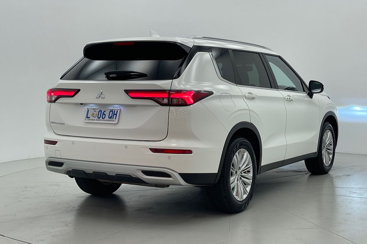 2023 Mitsubishi Outlander LS ZM