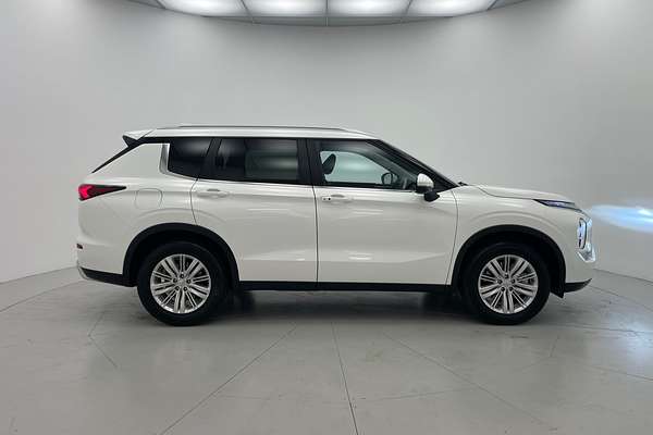 2023 Mitsubishi Outlander LS ZM