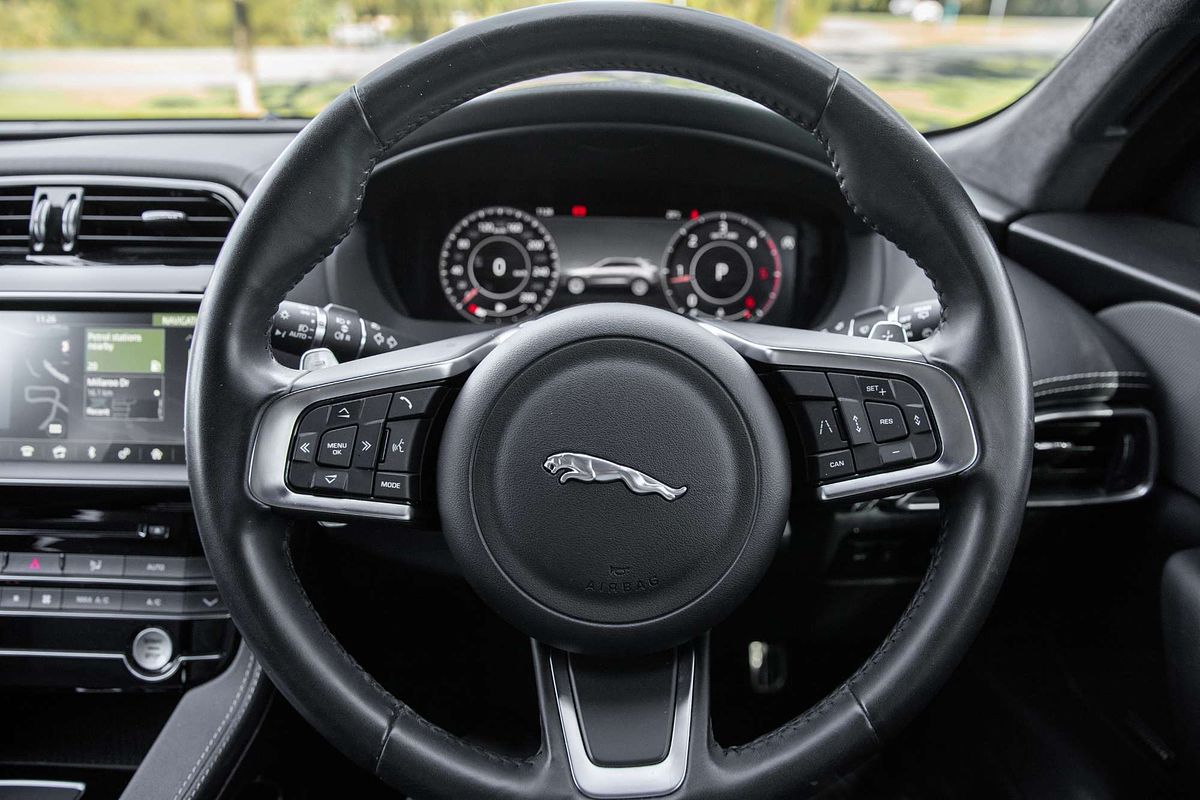 2019 Jaguar F-PACE 20d Chequered Flag X761