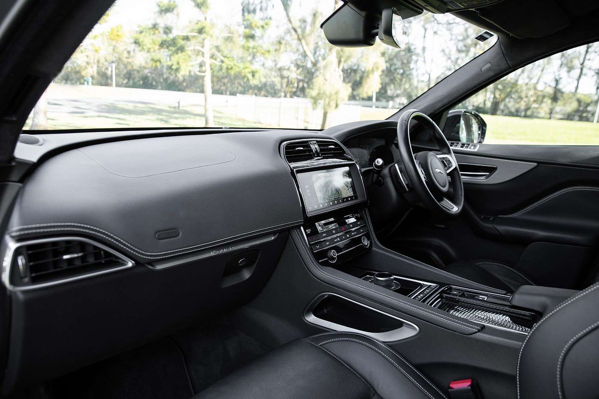 2019 Jaguar F-PACE 20d Chequered Flag X761