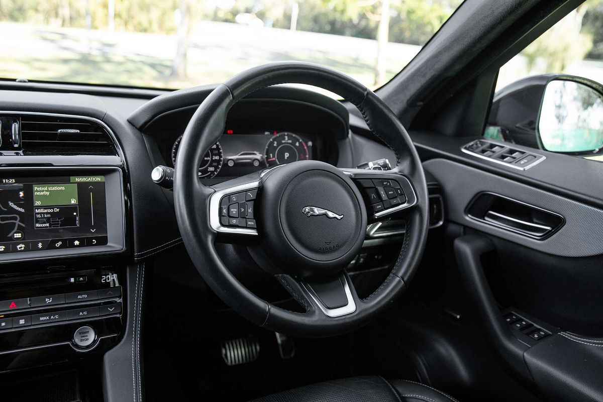 2019 Jaguar F-PACE 20d Chequered Flag X761