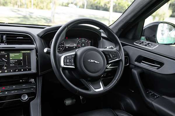 2019 Jaguar F-PACE 20d Chequered Flag X761