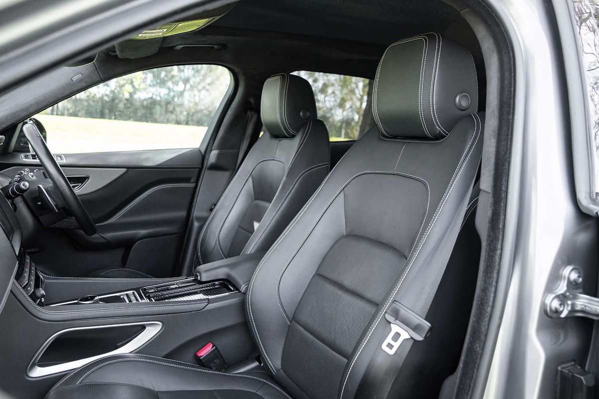 2019 Jaguar F-PACE 20d Chequered Flag X761