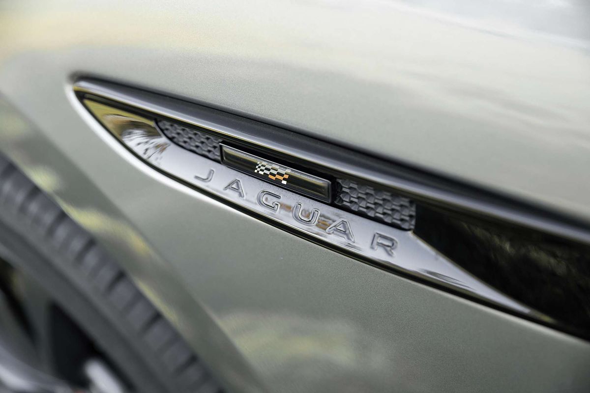 2019 Jaguar F-PACE 20d Chequered Flag X761