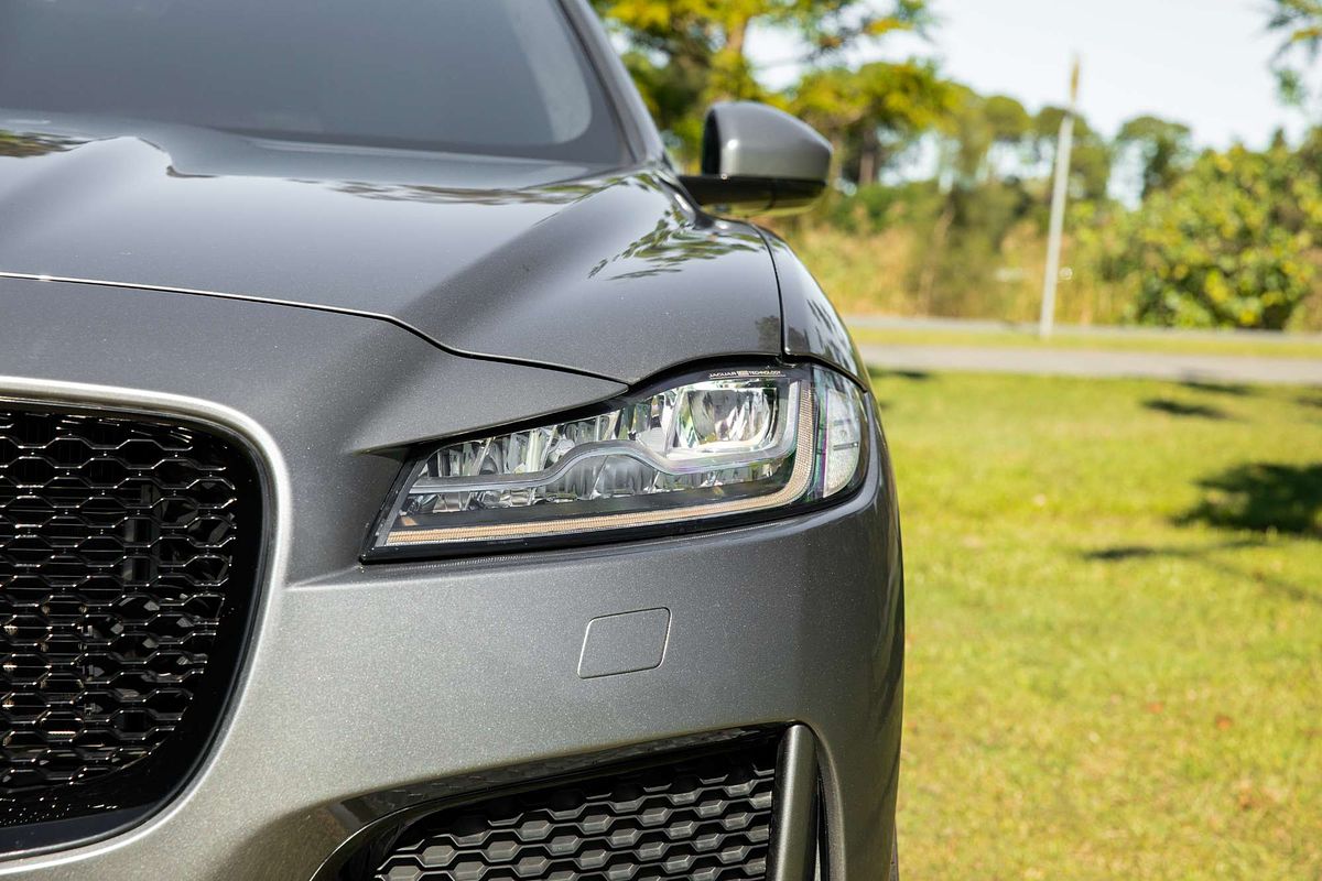 2019 Jaguar F-PACE 20d Chequered Flag X761