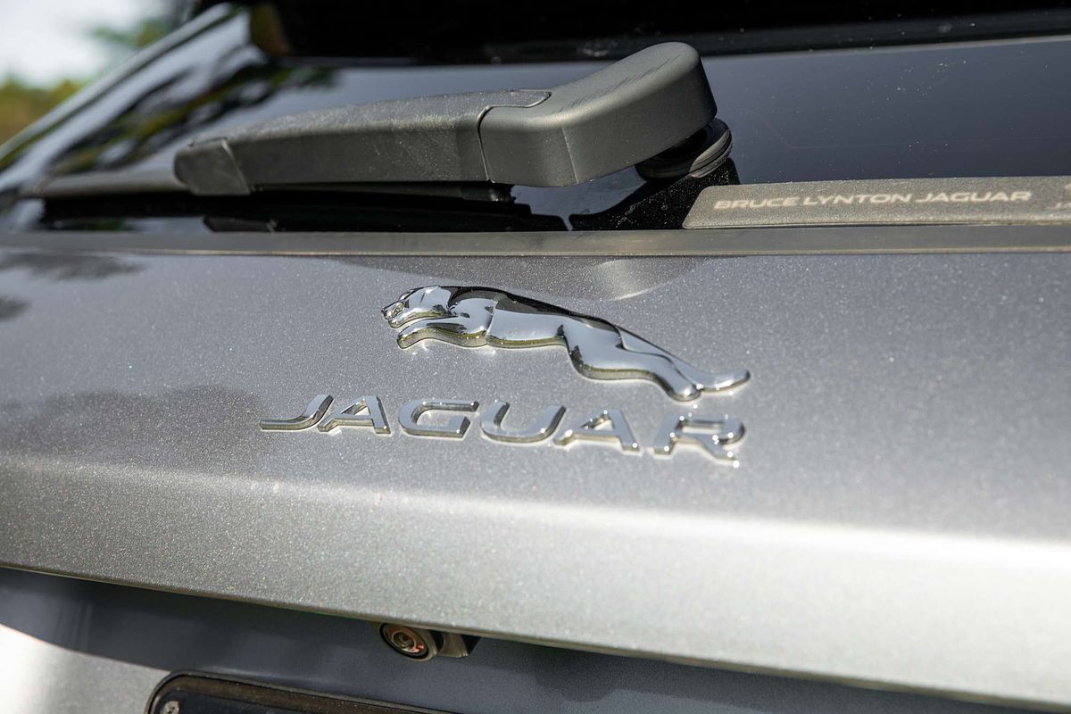 2019 Jaguar F-PACE 20d Chequered Flag X761