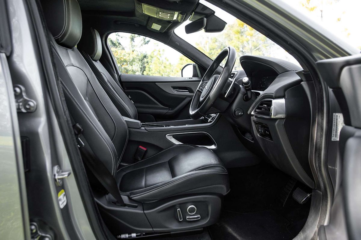 2019 Jaguar F-PACE 20d Chequered Flag X761