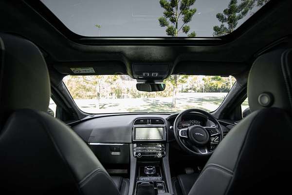 2019 Jaguar F-PACE 20d Chequered Flag X761
