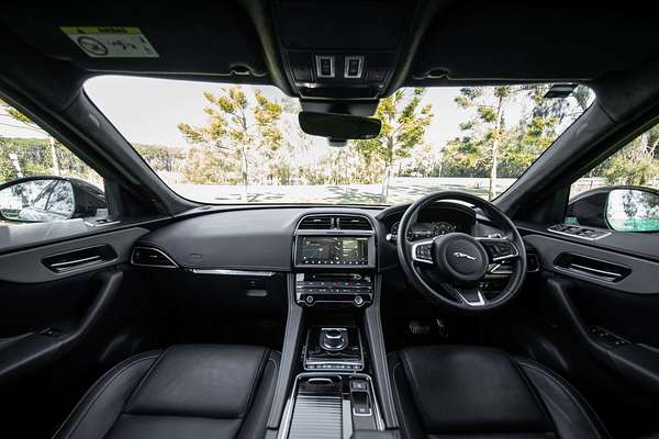 2019 Jaguar F-PACE 20d Chequered Flag X761