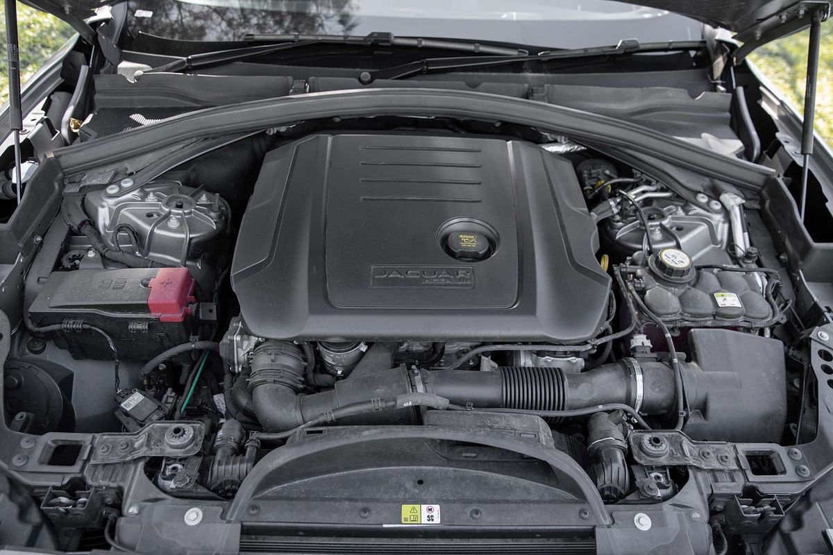 2019 Jaguar F-PACE 20d Chequered Flag X761
