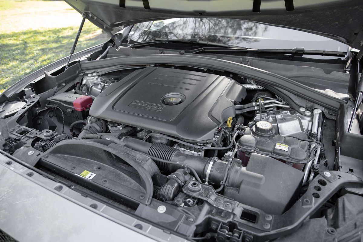 2019 Jaguar F-PACE 20d Chequered Flag X761