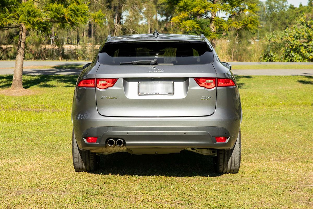 2019 Jaguar F-PACE 20d Chequered Flag X761