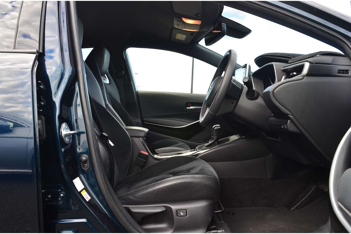 2018 Toyota Corolla ZR Hybrid ZWE211R