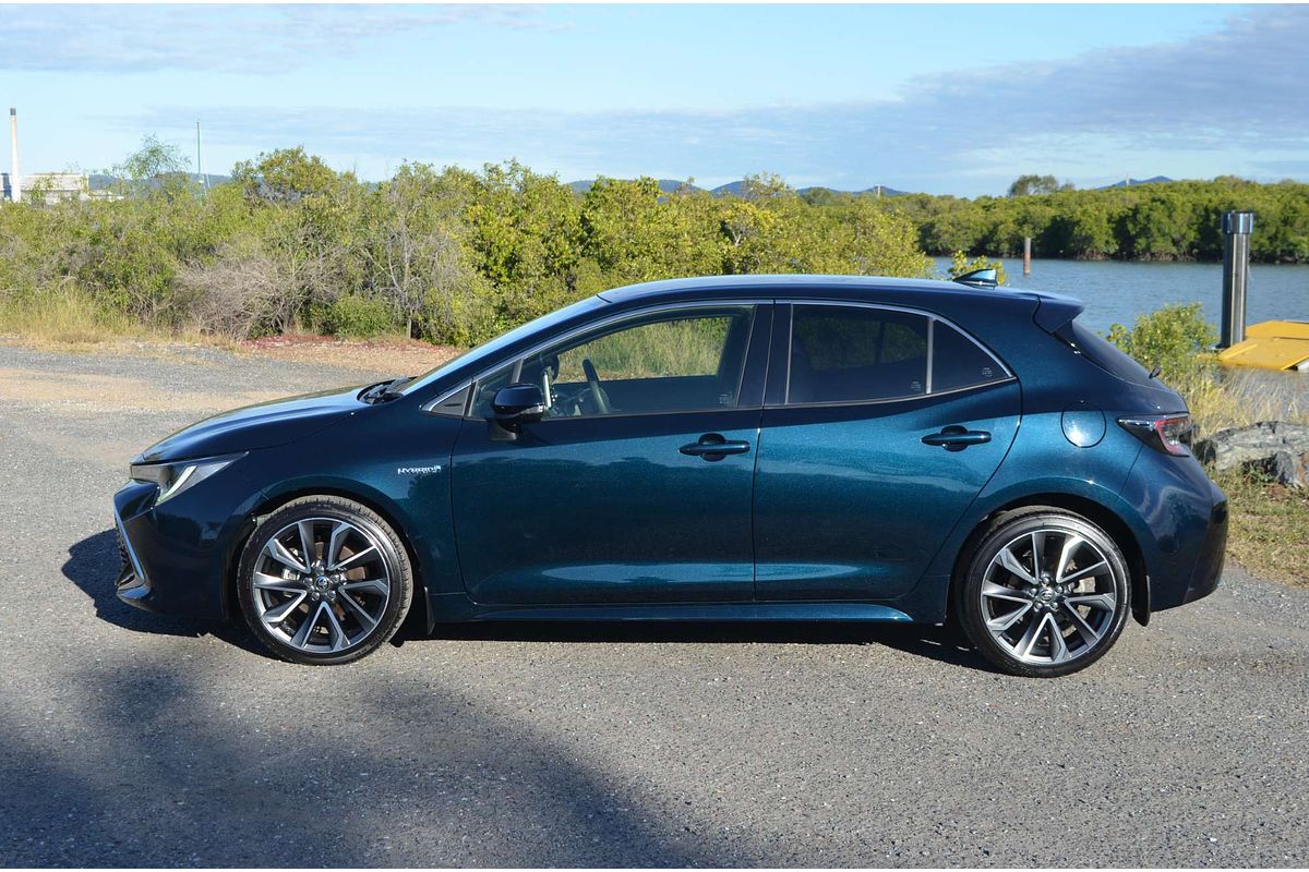 2018 Toyota Corolla ZR Hybrid ZWE211R