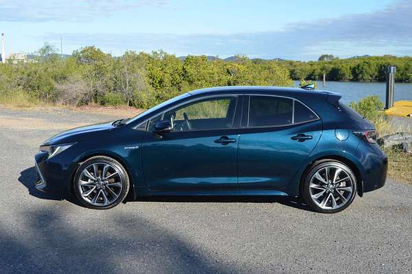 2018 Toyota Corolla ZR Hybrid ZWE211R