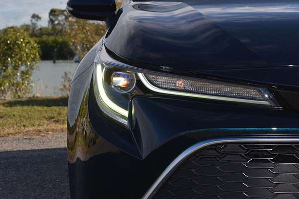 2018 Toyota Corolla ZR Hybrid ZWE211R