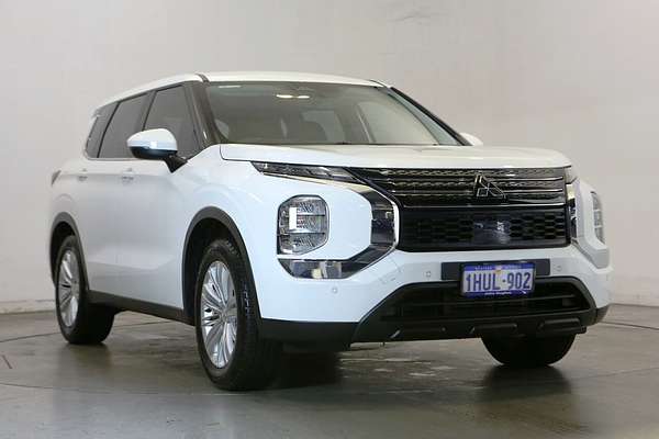 2023 Mitsubishi Outlander ES ZM