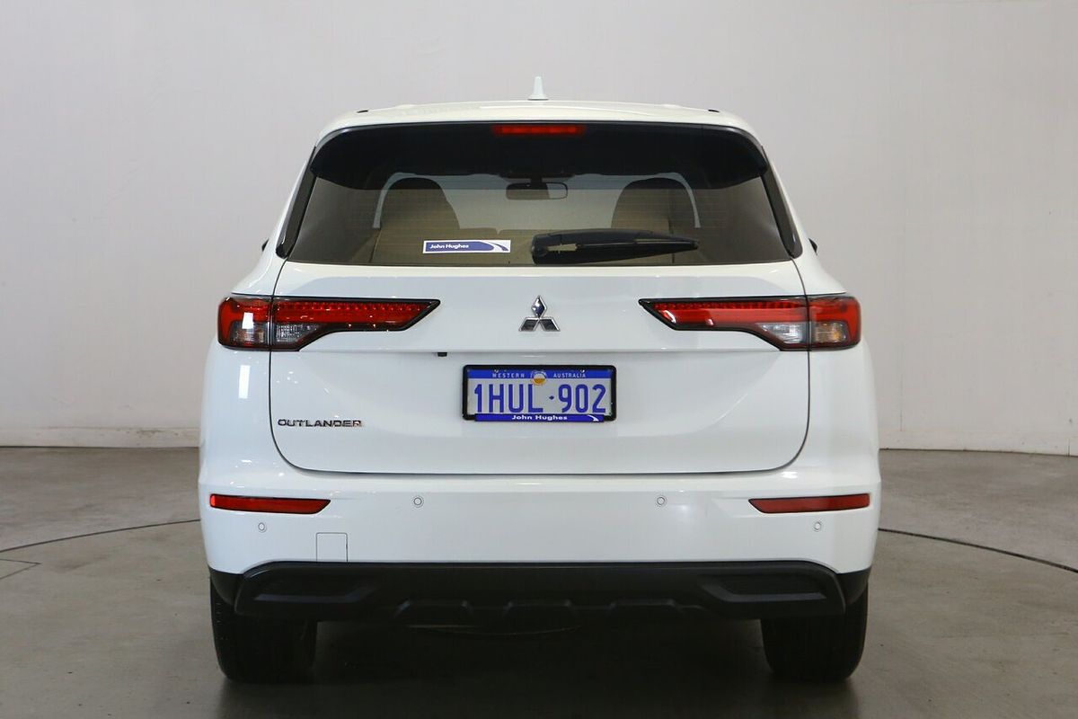 2023 Mitsubishi Outlander ES ZM