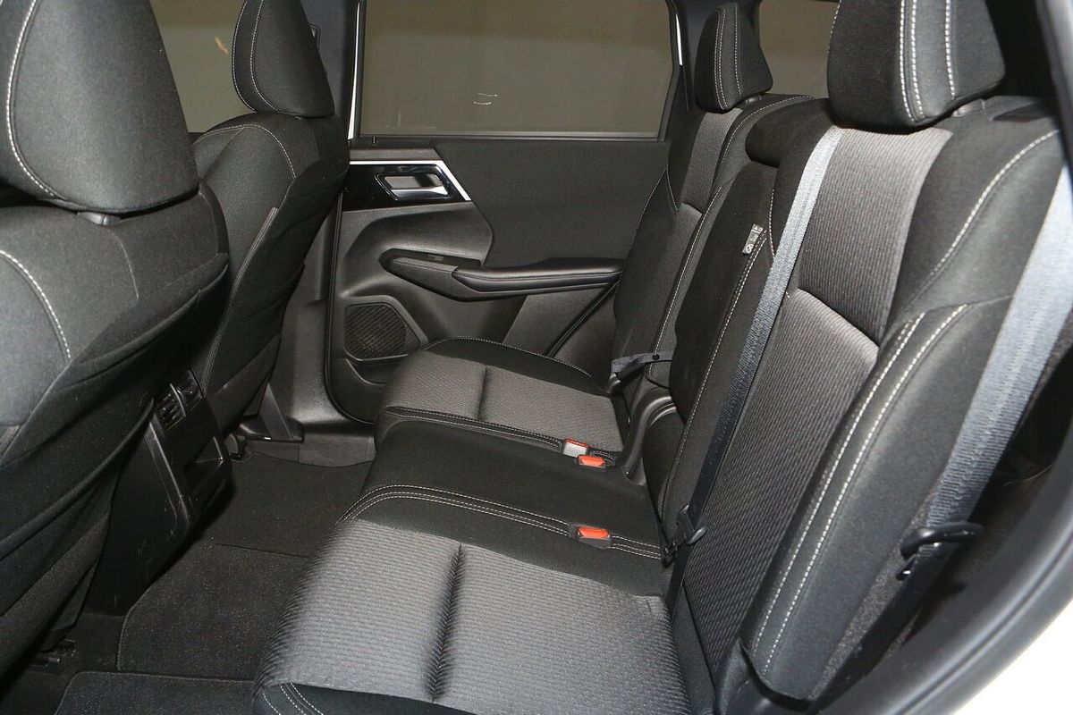 2023 Mitsubishi Outlander ES ZM