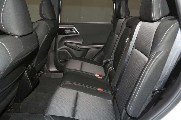 2023 Mitsubishi Outlander ES ZM