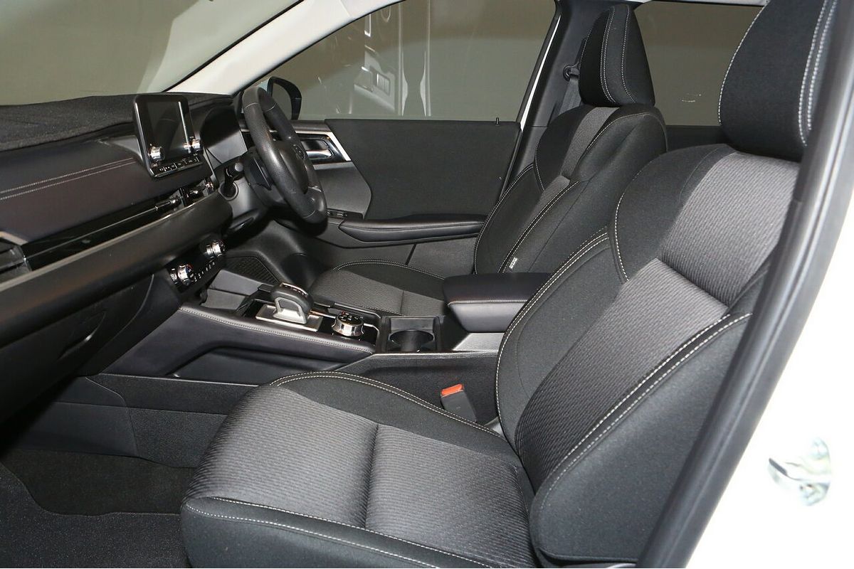 2023 Mitsubishi Outlander ES ZM