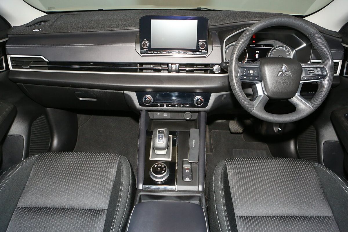 2023 Mitsubishi Outlander ES ZM