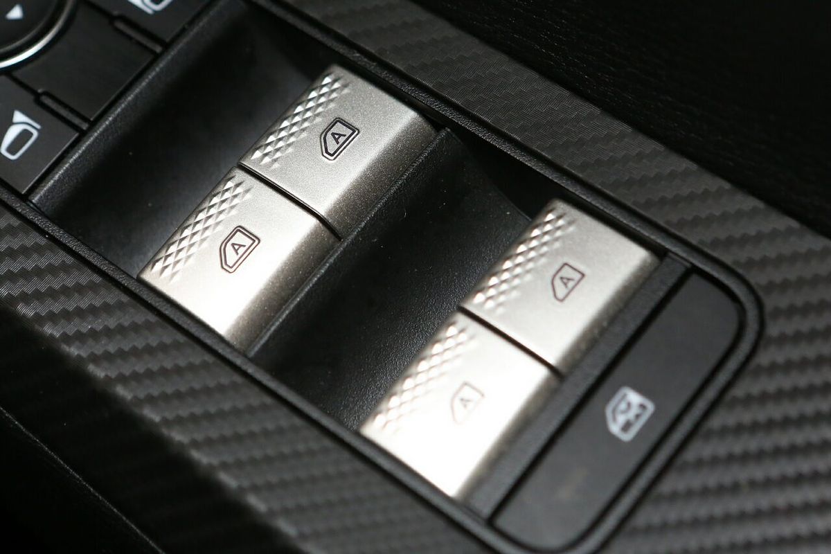 2023 Mitsubishi Outlander ES ZM