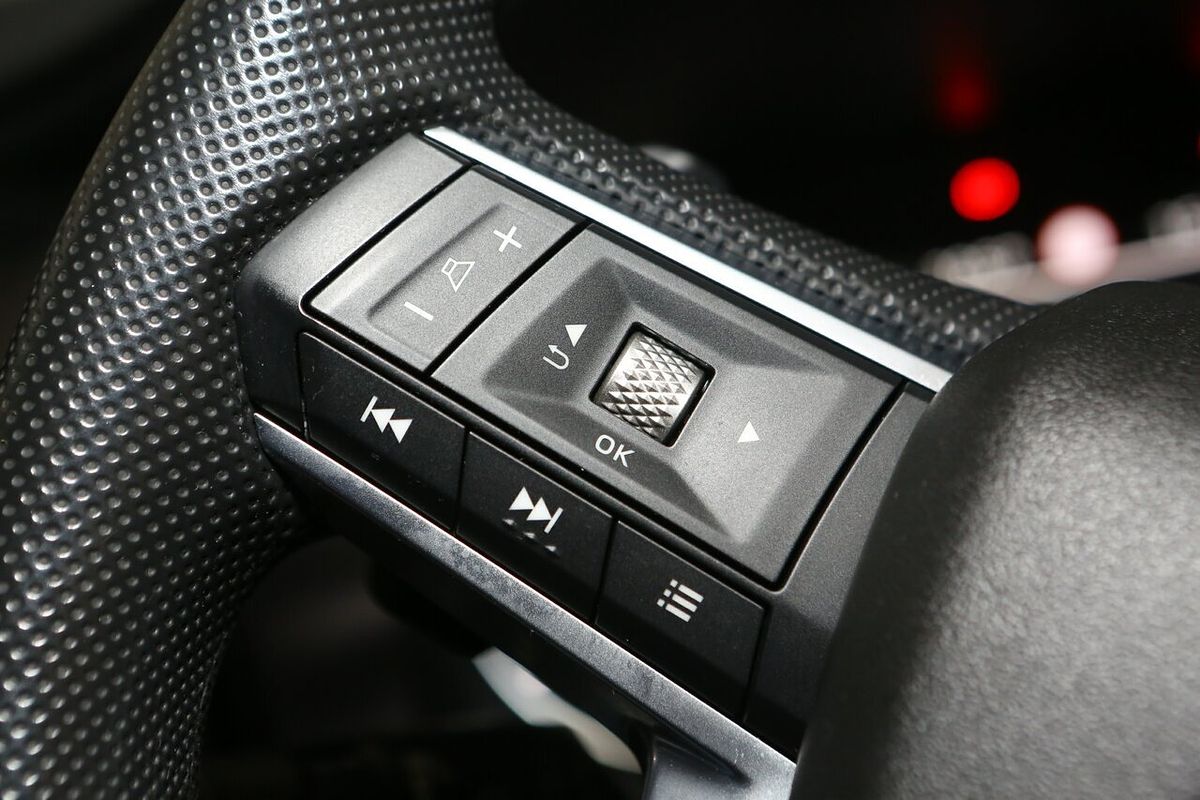 2023 Mitsubishi Outlander ES ZM