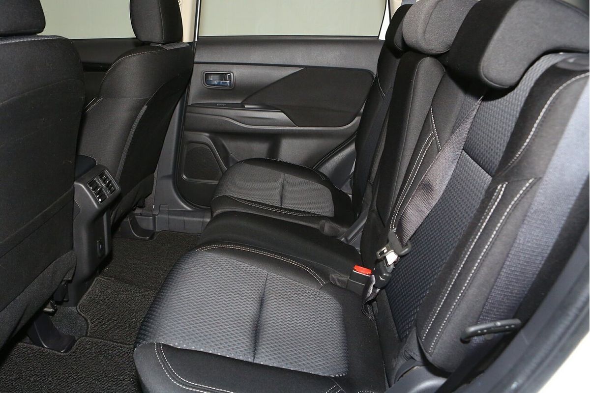 2020 Mitsubishi Outlander ES ZL