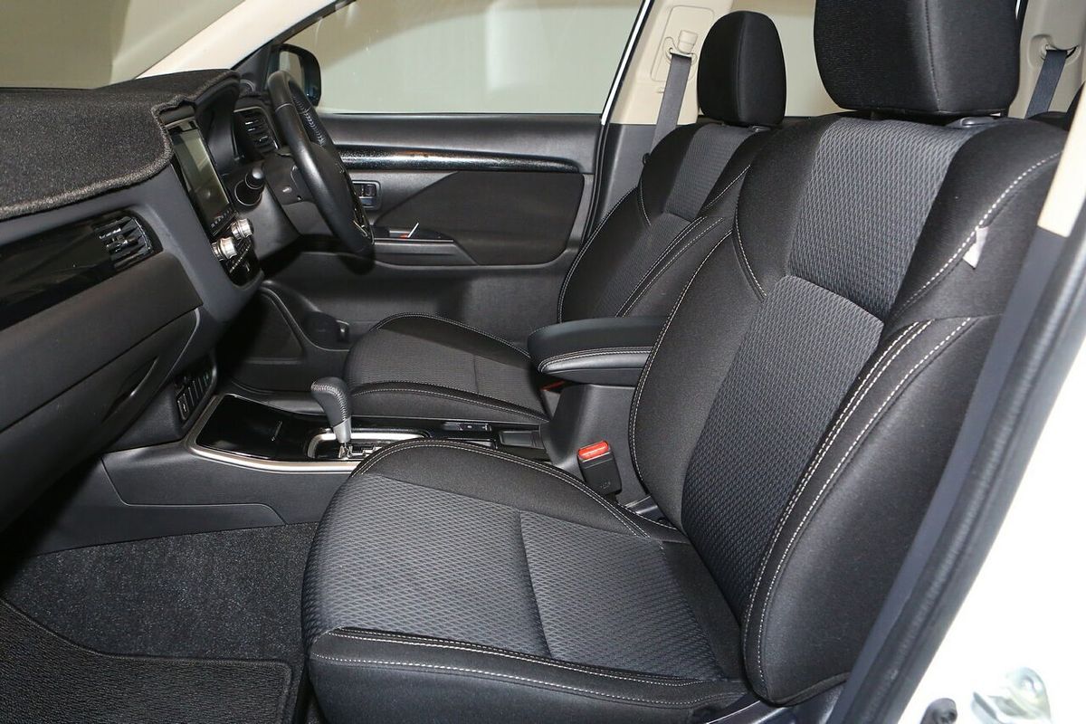 2020 Mitsubishi Outlander ES ZL