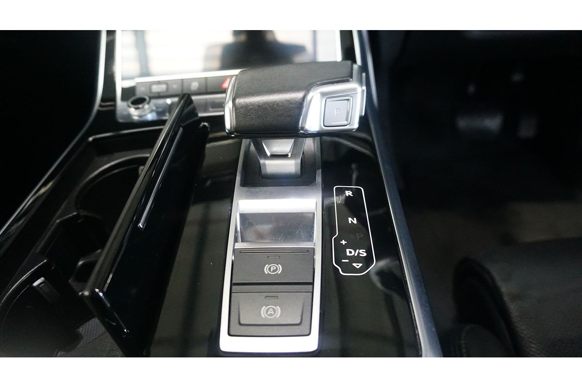 2021 Audi Q8 50 TDI S line F1