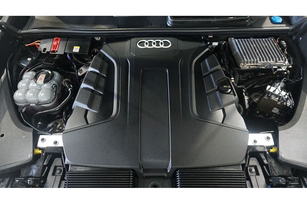 2021 Audi Q8 50 TDI S line F1