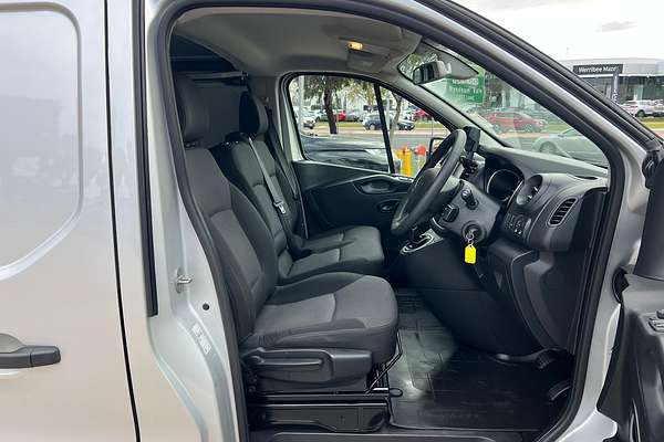 2022 Mitsubishi Express GLX SN SWB
