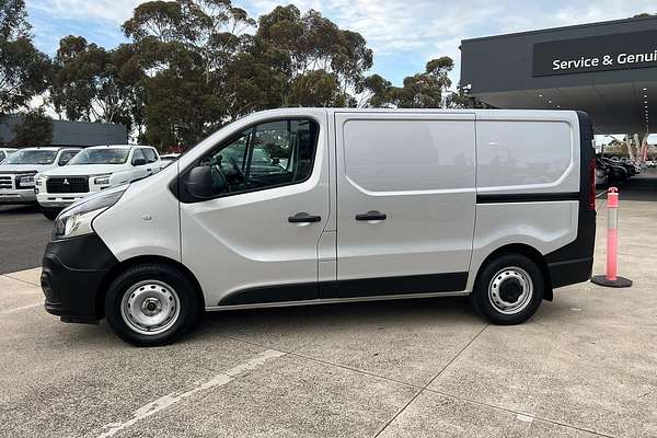 2022 Mitsubishi Express GLX SN SWB