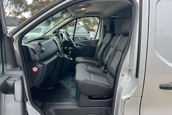 2022 Mitsubishi Express GLX SN SWB