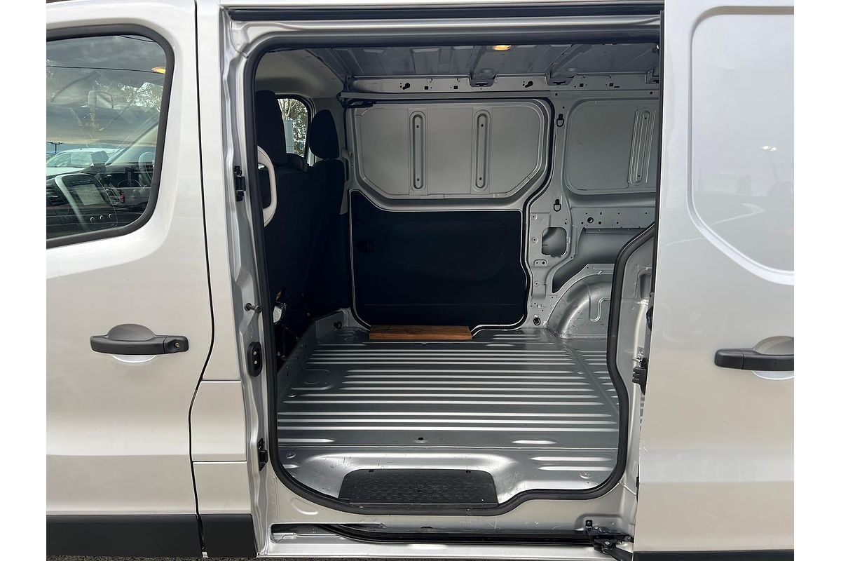 2022 Mitsubishi Express GLX SN SWB