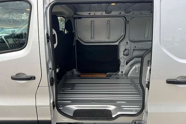 2022 Mitsubishi Express GLX SN SWB