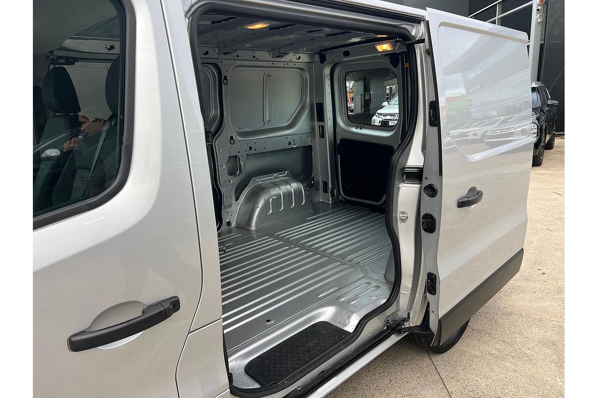 2022 Mitsubishi Express GLX SN SWB