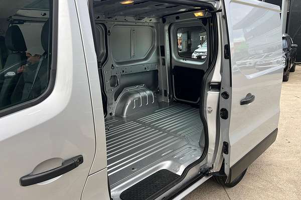 2022 Mitsubishi Express GLX SN SWB