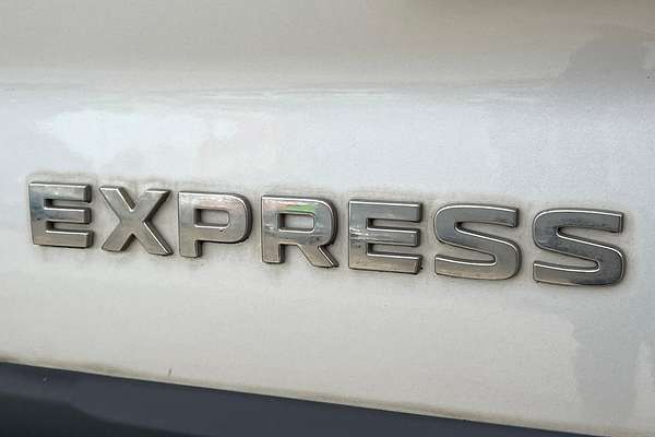2022 Mitsubishi Express GLX SN SWB